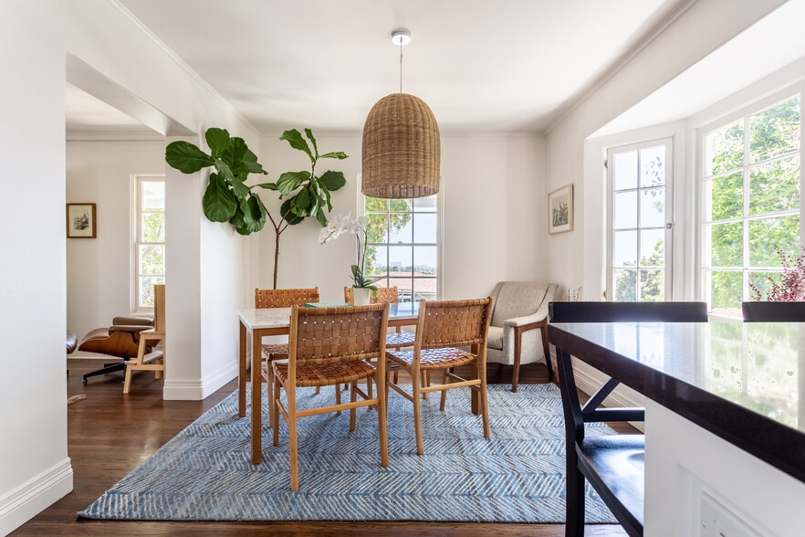 Building Photo - 1735 Bryn Mawr Ave