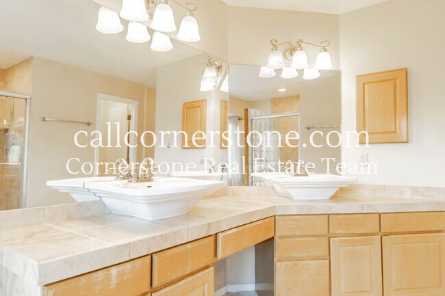 Building Photo - 32 Jessana Heights