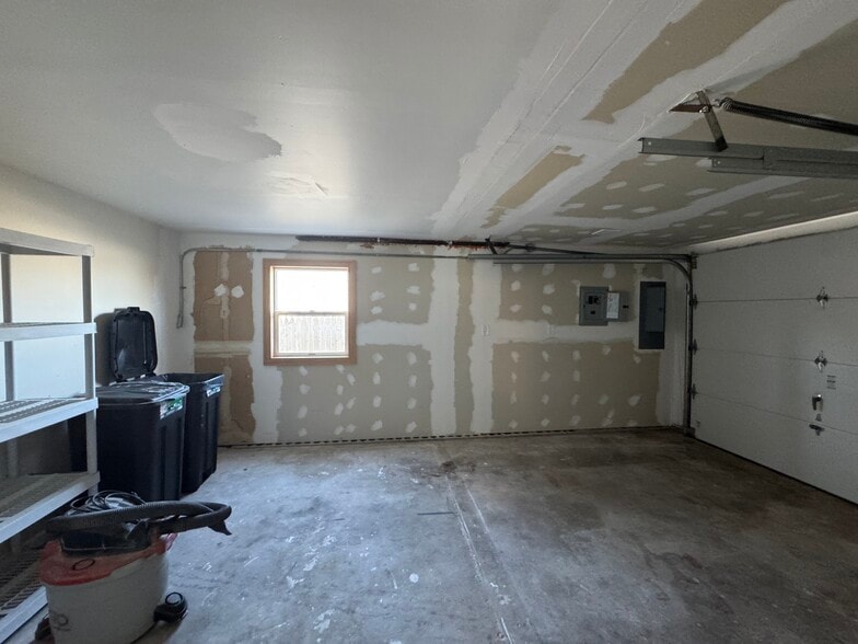 Building Photo - 40 Whitestone Rd