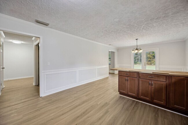 Building Photo - Newly Renovated 3 Bedroom Home on 1 Acre – No HOA!