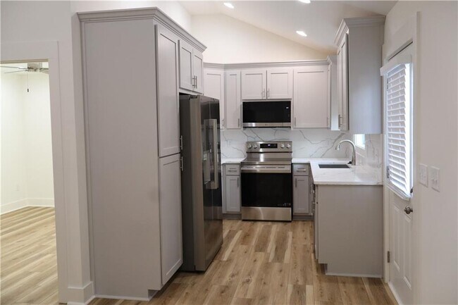 Building Photo - 5120 Railroad Ave