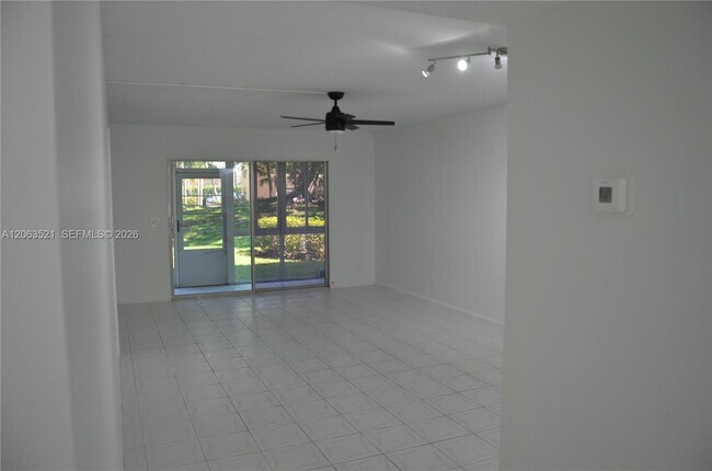 Building Photo - 1351 SW 125th Ave