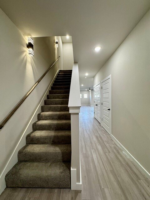 Building Photo - 1806 Azlin Pl