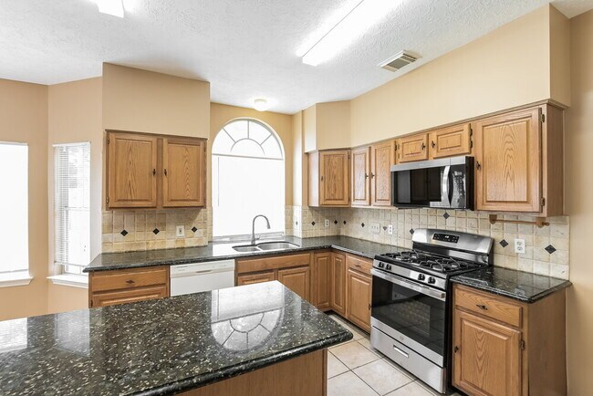 Building Photo - 11423 Willow Field Dr