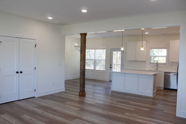 Building Photo - Brand New 3 Bedroom Home with Maintenance Free Living