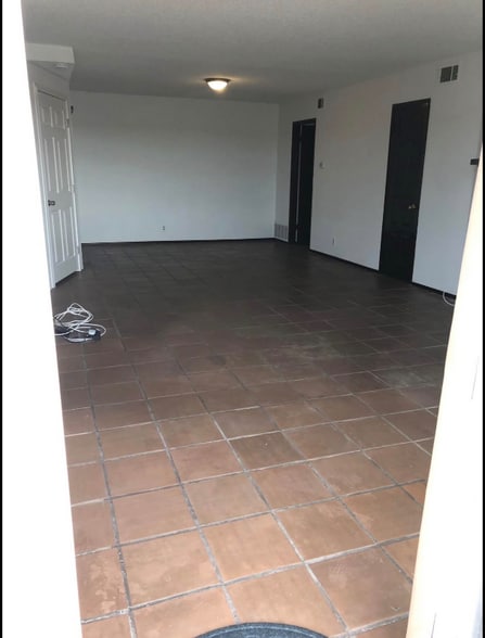 Building Photo - 3301 Ocean Dr