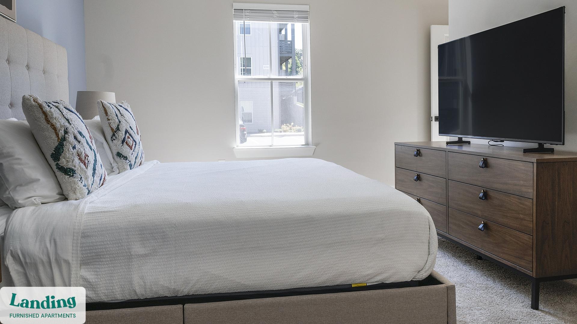 Building Photo - 1000 Forestview Dr