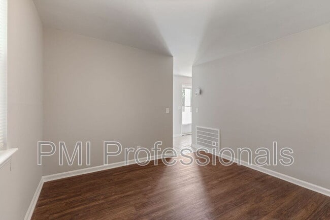 Building Photo - 4912 Leesa Ann Ln
