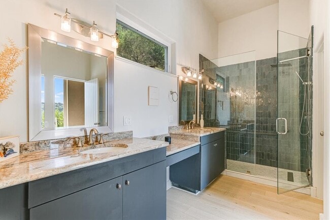 Building Photo - 5304 Scenic View Dr