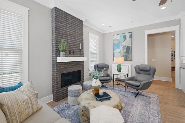 Building Photo - 1705 Double Oak Trl