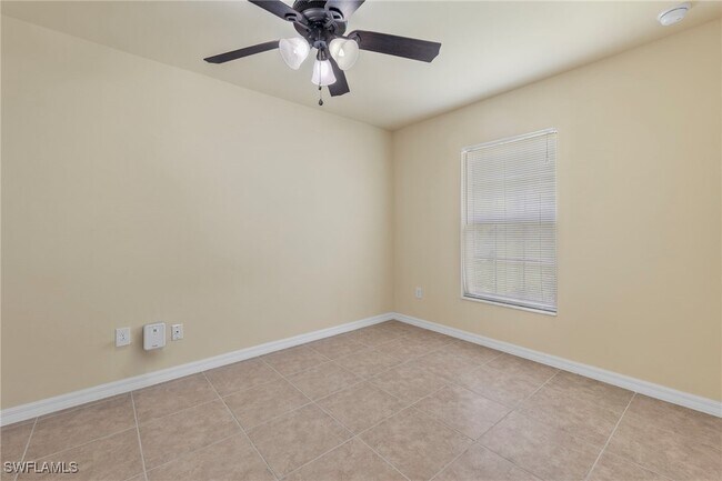 Building Photo - 3022 SW 15th Pl