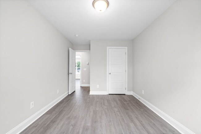 Building Photo - 1305 Dodd St