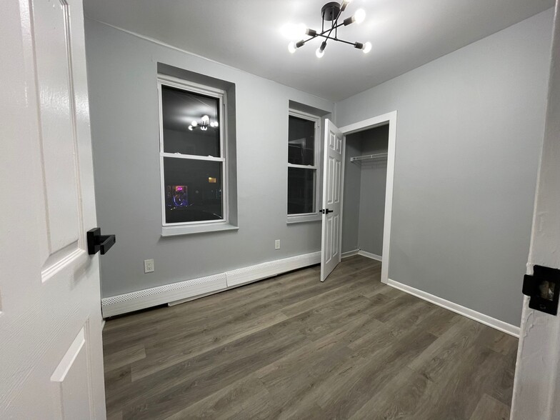 117 Wade St 1C - 121 Wade St
