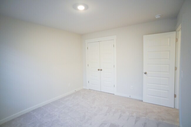 Building Photo - 1619 Manuka Ln
