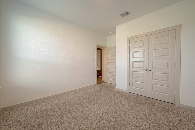 Building Photo - 29326 Red Rocks Pk Dr