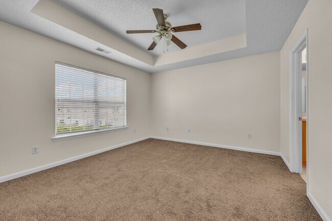 Building Photo - 765 Canyon Oak Loop