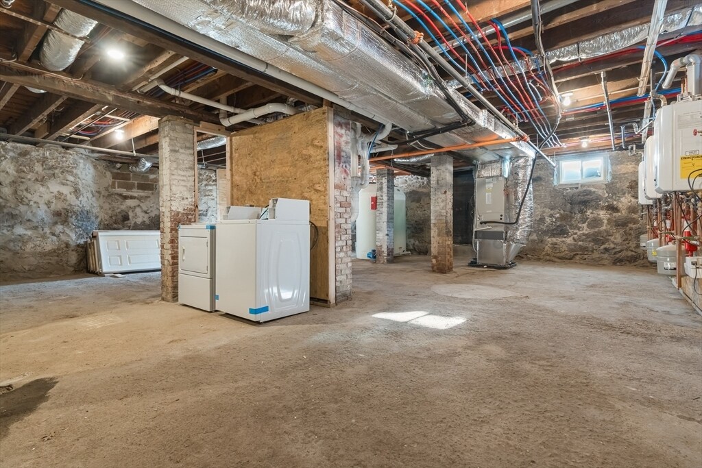 Building Photo - 135 Paul Gore St