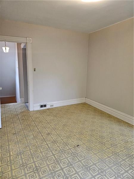 Building Photo - 302 American Ave