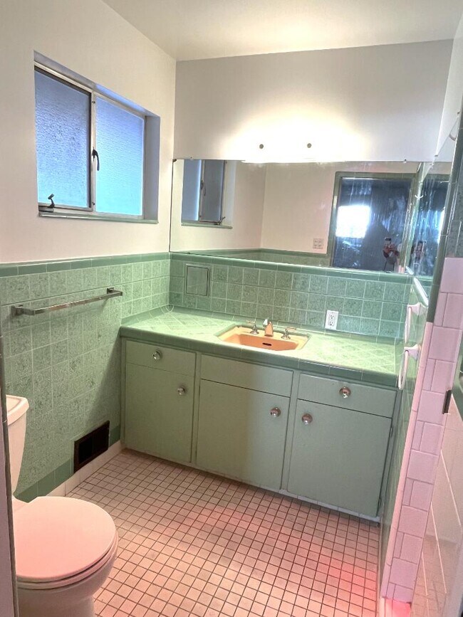 Building Photo - 7731 Filice Dr