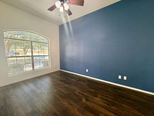 Building Photo - Discover Spacious One-Story Living in Mockingbird Heights!