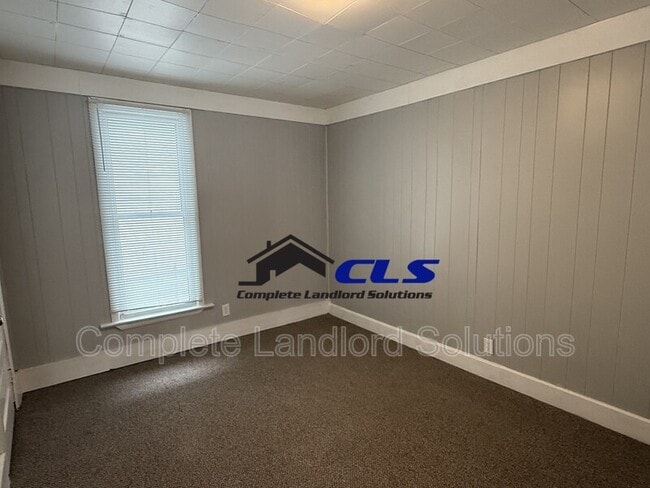 Building Photo - 2401 Garfield Ave