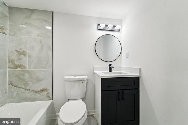 Building Photo - BEAUTIFUL 3 Bedroom 2 Bathroom Home