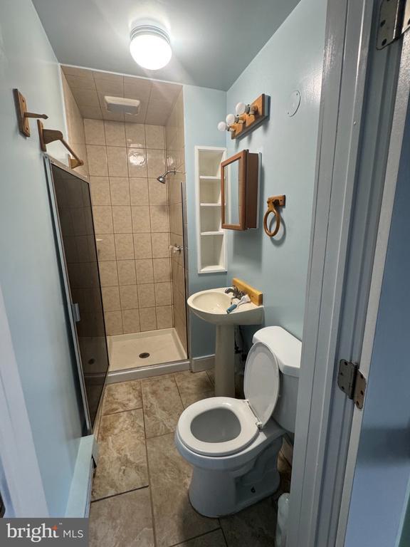 Building Photo - 332 E Broadway