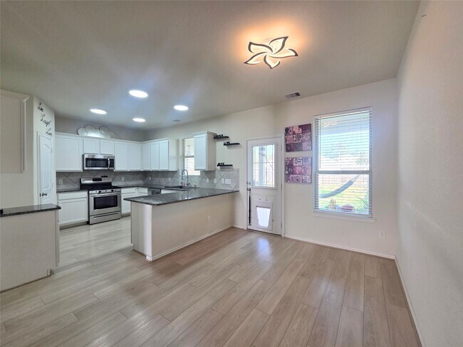 Building Photo - 28137 Aspen Horizon Dr