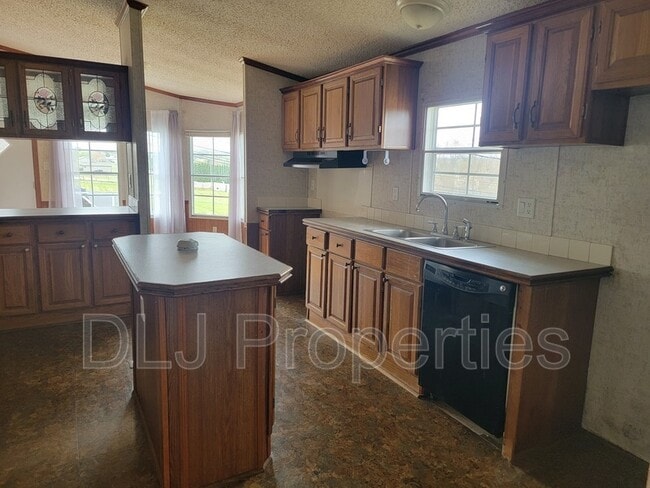 Building Photo - 2149 McCleary Rd