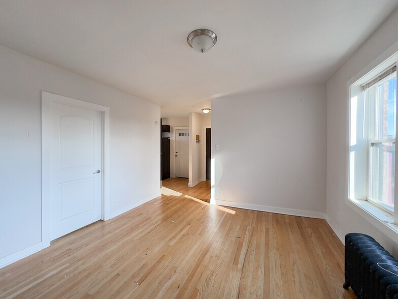 Building Photo - 4606 N Kildare Ave