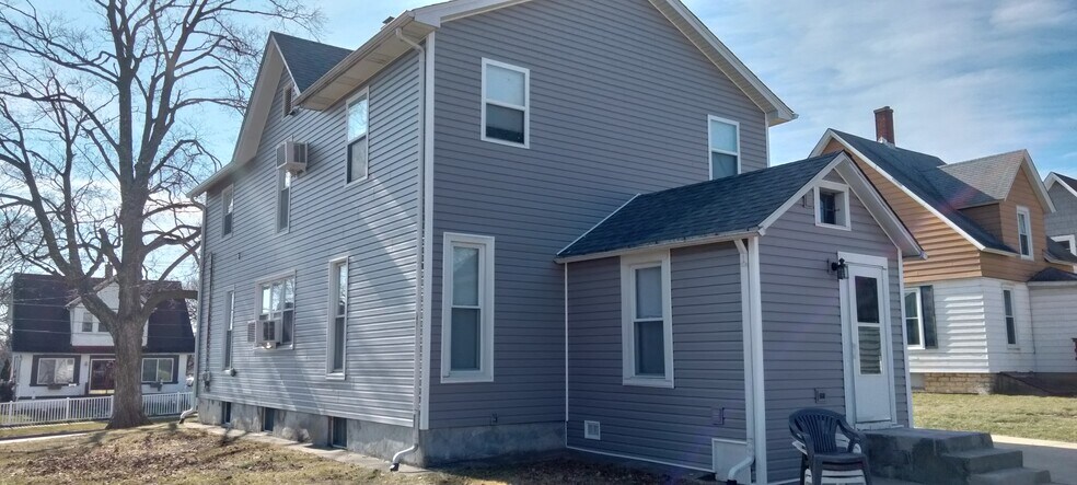Building Photo - 488 Columbia Ave