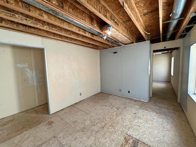 Building Photo - 2645 E 110th Ct