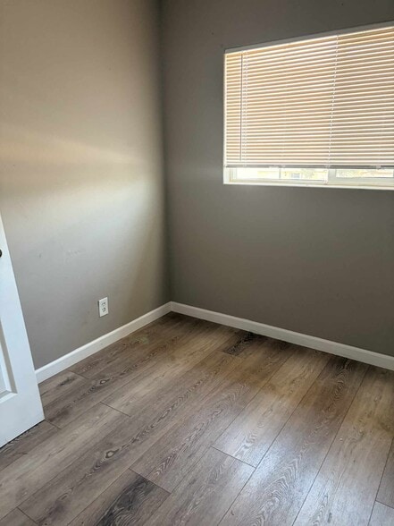 Building Photo - 730 S Haley St