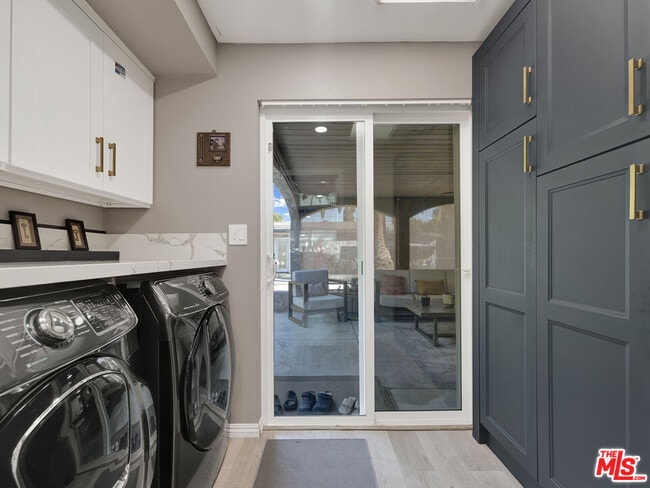 Building Photo - 6842 Ranchito Ave