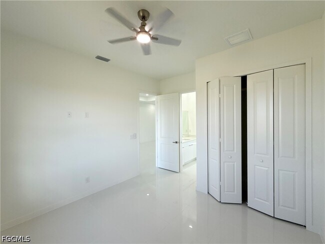 Building Photo - 4238 NW 34th Terrace