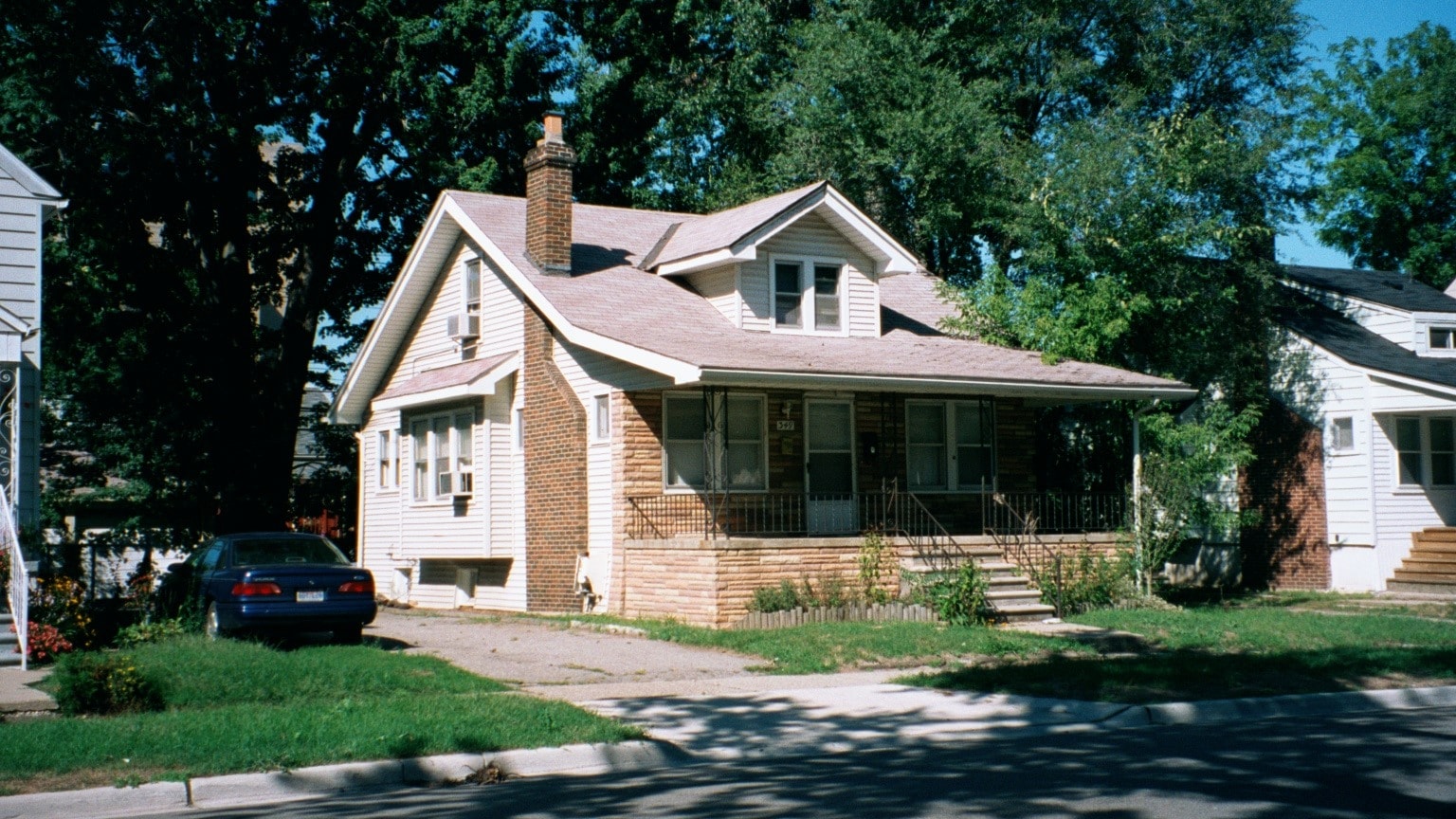 Building Photo - 347 E Saratoga St
