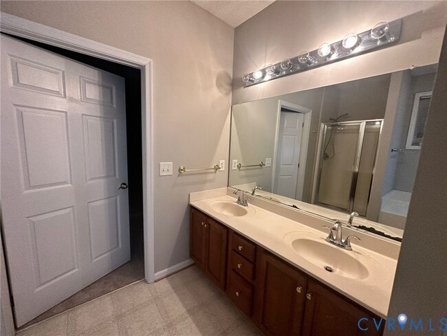 Building Photo - 5442 Fuller Dr