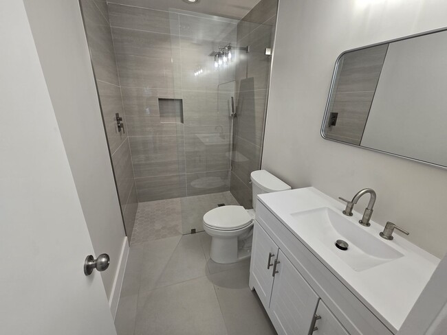 Building Photo - Newly remodeled 2-bed, 2-bath Villa in Whisper Walk 55+ community in West Boca.