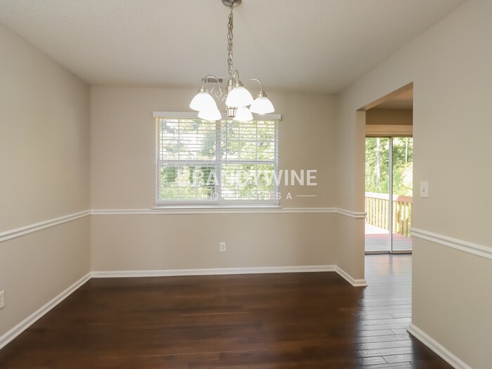 Building Photo - 113 Eva Dr