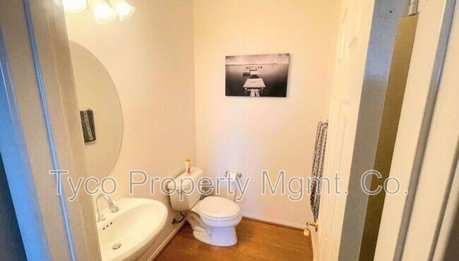 Building Photo - 2021 Pleasant Waters Ct