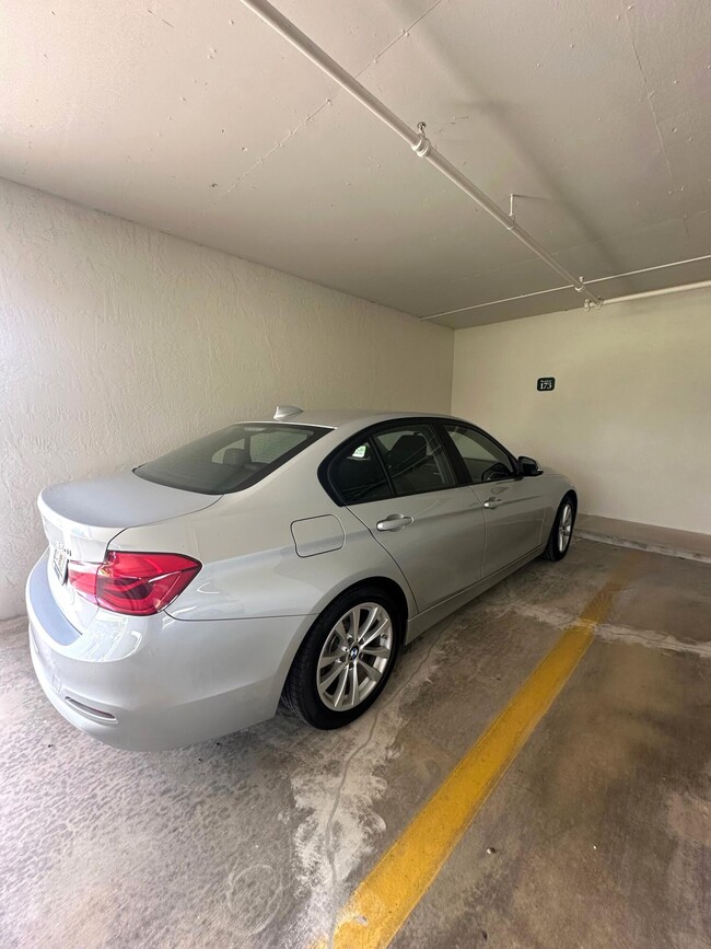 Building Photo - 16032 Lomond Hills Trail