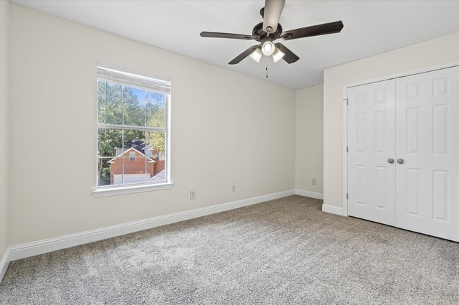 Building Photo - 27572 Claiborne Cir