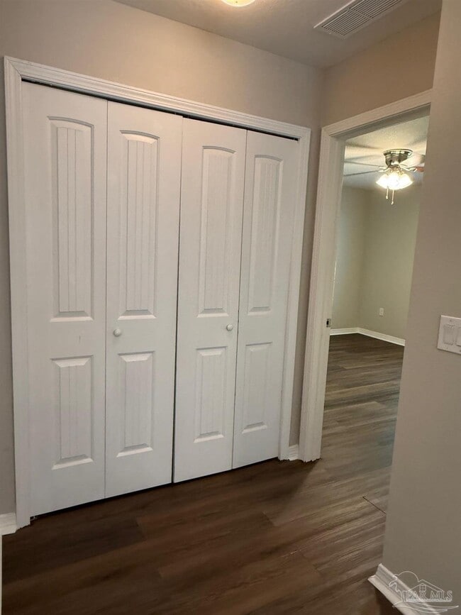 Building Photo - 10881 Chippewa Way