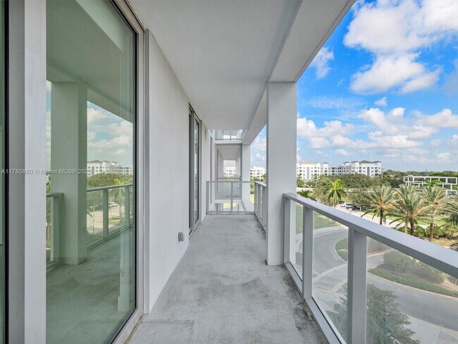 Building Photo - 2000 Metropica Wy