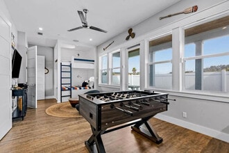 Building Photo - 14324 Front Beach Rd