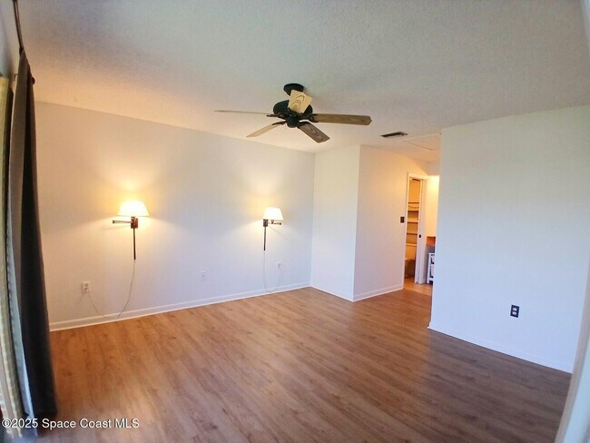 Building Photo - 325 S Banana River Blvd