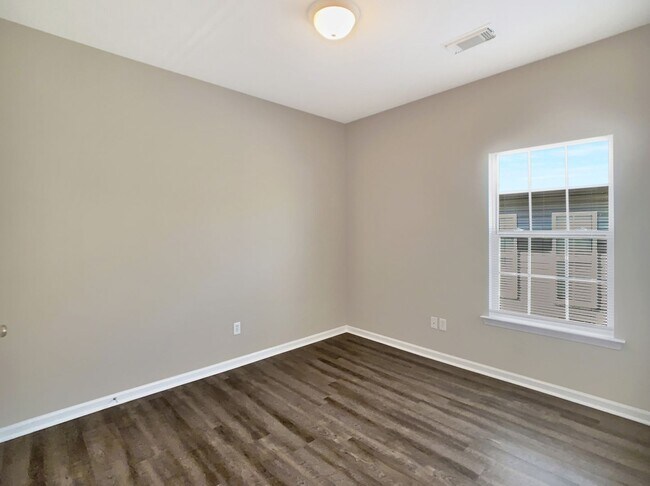 Building Photo - 9750 Moonlight Dr