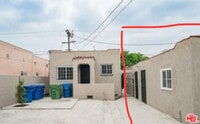 Building Photo - 820 E 84th Pl