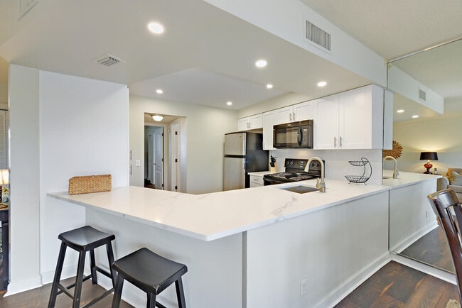 Building Photo - 1605 S US Hwy 1