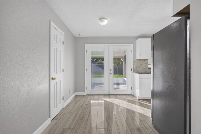 Building Photo - Cute 3/2 home in Orange Park